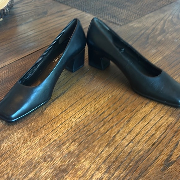AEROSOLES Black Block Heel Pumps with Square Toe - Picture 6 of 7
